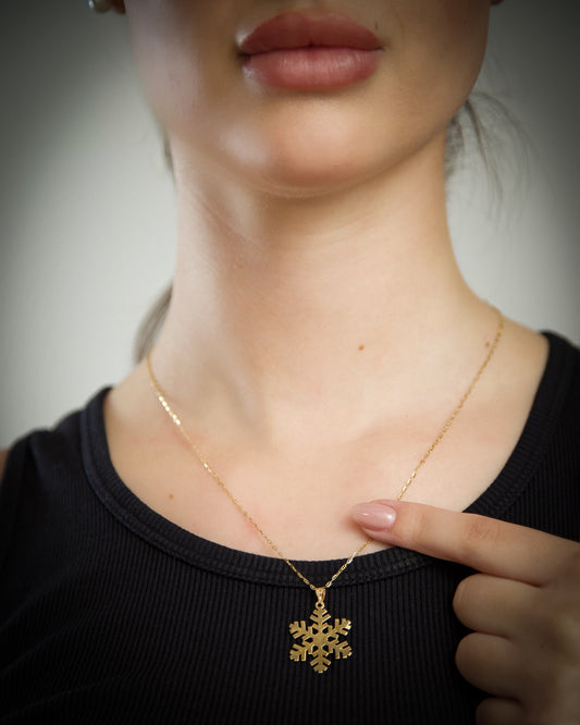 Snowflake 18K Gold  Pendant Necklace