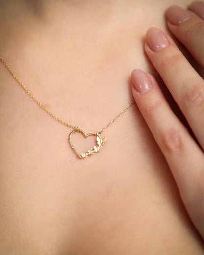 Eterna 18K Gold Pendant Necklace